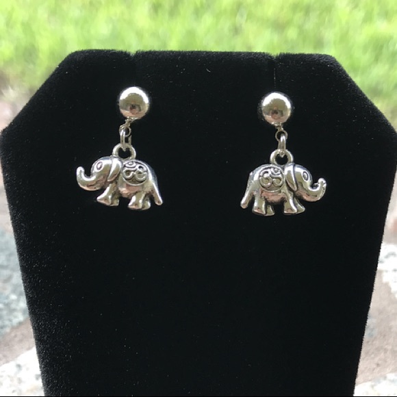 🔴SALE ! elephant om sign steel post earrings - Picture 8 of 10
